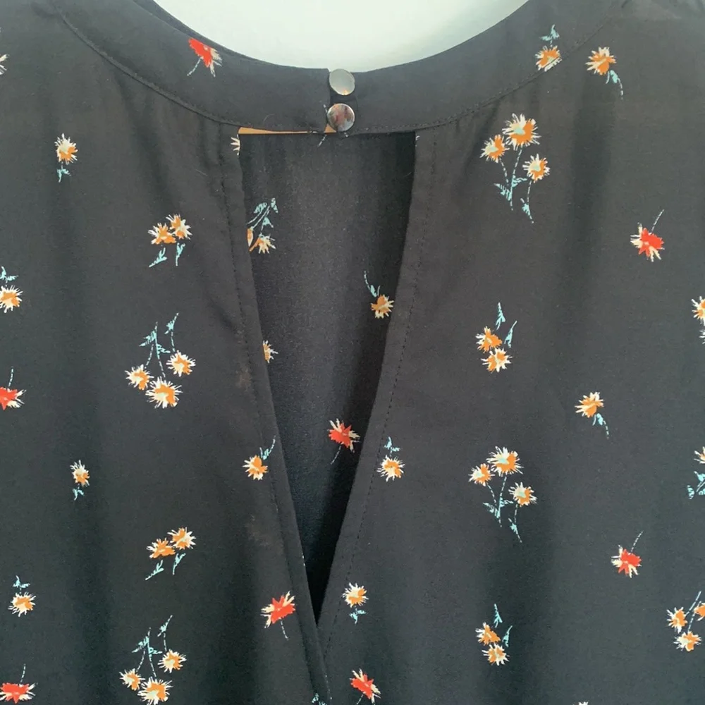 Flared dressy blouse L DONATED - Picture 7 of 9